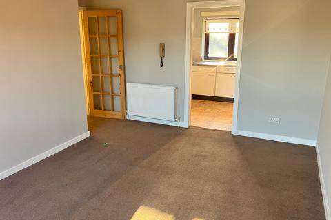 2 bedroom flat to rent, 48 Moorfoot Avenue, Glasgow PA2