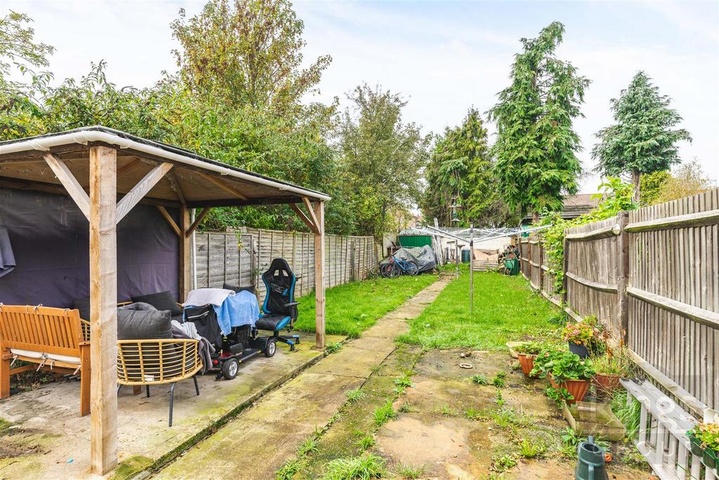 Balmoral Road, Enfield 3 bed end of terrace house for sale £435,000