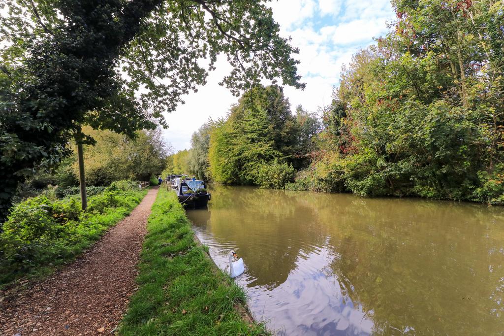 Avenue Road, Hoddesdon EN11 4 bed detached house for sale £1,250,000