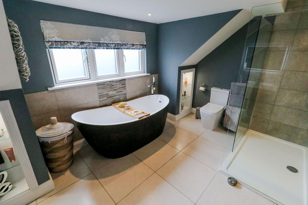 En Suite Bathroom