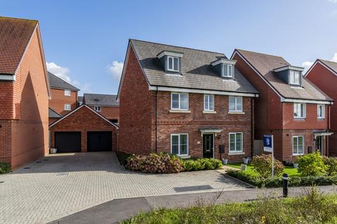 5 bedroom detached house for sale, Le Marechal Avenue, Bursledon, Southampton. SO31 8LW