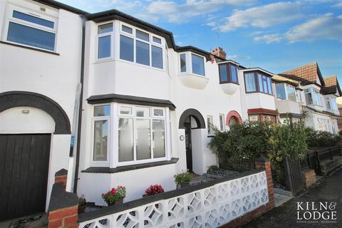 4 bedroom terraced house for sale, Glendale Gardens, Leigh-On-Sea