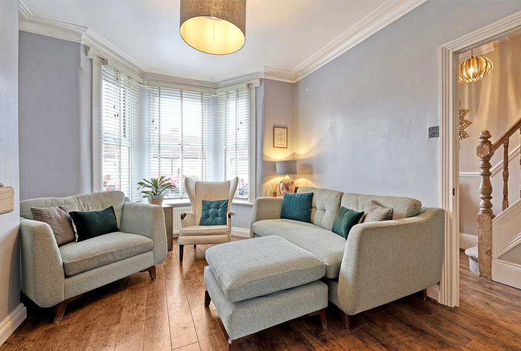 Craigdale Road, Hornchurch, RM11 2 bed semidetached house for sale £