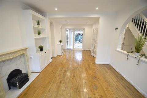 84 Barton Avenue, Romford, RM7 0ND