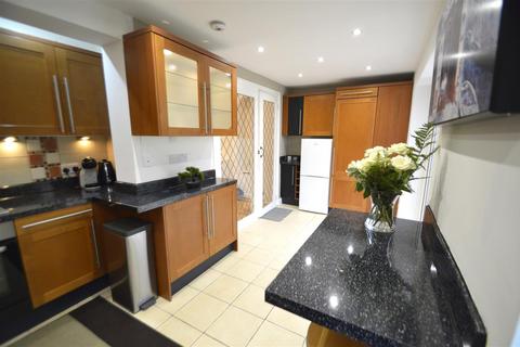 84 Barton Avenue, Romford, RM7 0ND