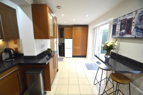 84 Barton Avenue, Romford, RM7 0ND
