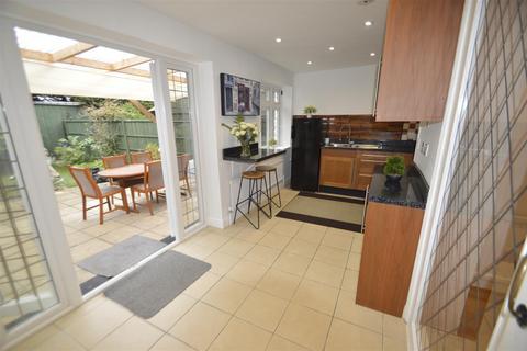 84 Barton Avenue, Romford, RM7 0ND