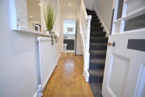 84 Barton Avenue, Romford, RM7 0ND