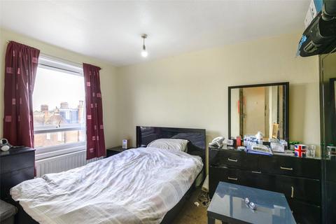 3 bedroom apartment to rent, Moyser Road, London SW16