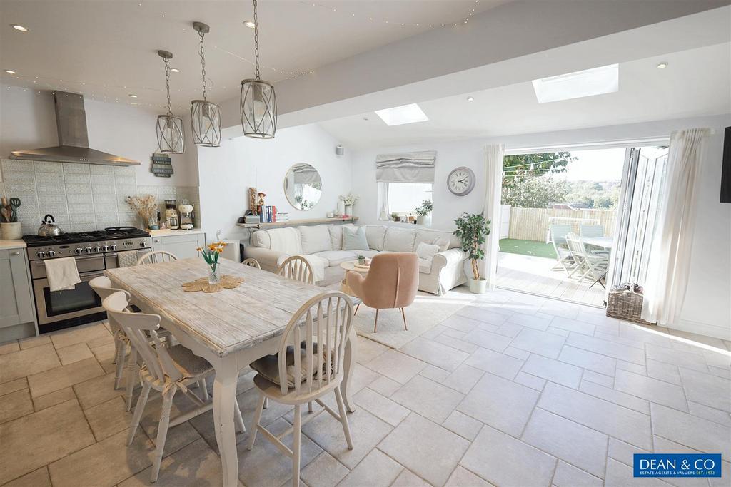 Open plan kitchen diner family room