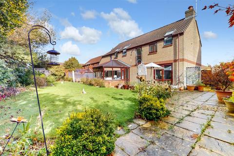 4 bedroom detached house for sale, Abraham Close, Willen Park, Milton Keynes