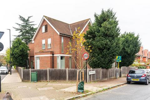 2 bedroom flat to rent, Gleneldon Road, Streatham, London, SW16