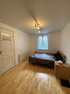 3 bedroom terraced house to rent, Robinscroft Mews, London, SE10