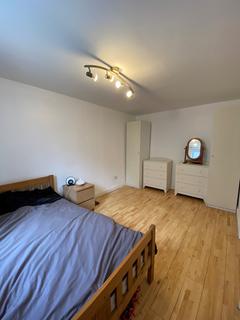 3 bedroom terraced house to rent, Robinscroft Mews, London, SE10