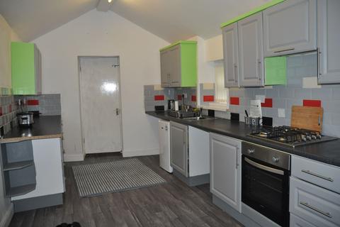 3 bedroom apartment for sale, Market Street, Holyhead, LL65