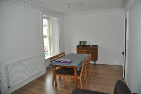 3 bedroom apartment for sale, Market Street, Holyhead, LL65