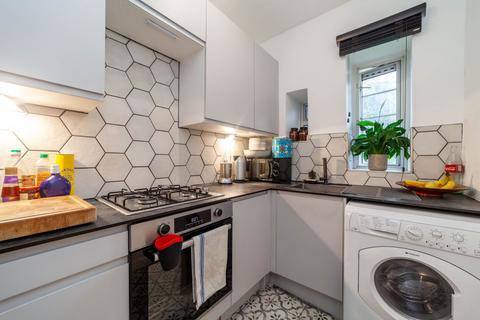 1 bedroom flat for sale, Clapham Road, London