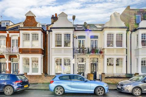 3 bedroom flat for sale, Harbledown Road, London