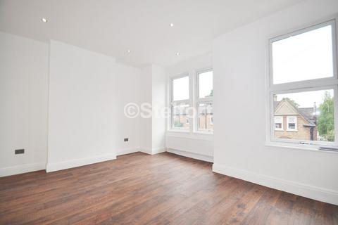 3 bedroom flat to rent, Tollington Way, London, N7