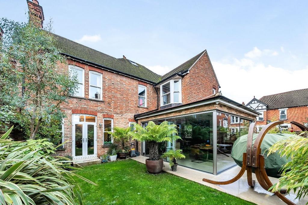 Shaftesbury Avenue, Bedford 6 bed detached house for sale £1,200,000
