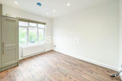 2 bedroom flat to rent, Tollington Way, London, N7