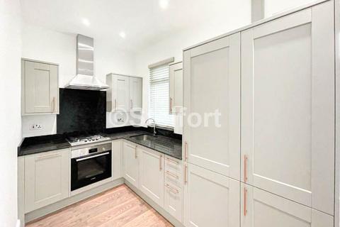 2 bedroom flat to rent, Tollington Way, London, N7