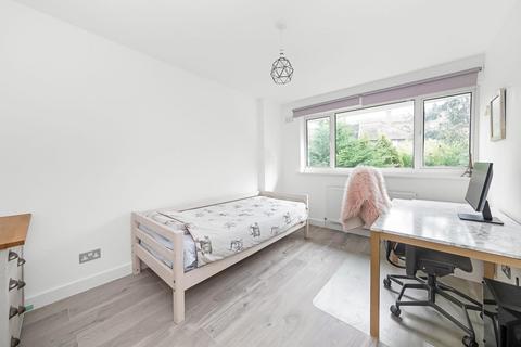 3 bedroom terraced house to rent, Little Bornes, London