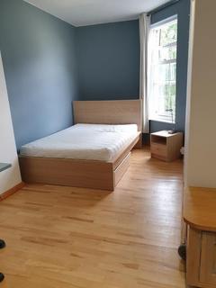 1 bedroom in a house share to rent, Euston, London NW1