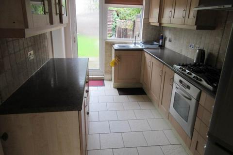 4 bedroom terraced house to rent, Portland Avenue, Southend On Sea