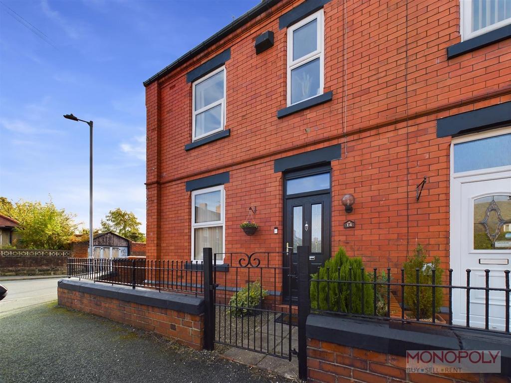 CAM01979 G0-PR0336-STILL018.jpg