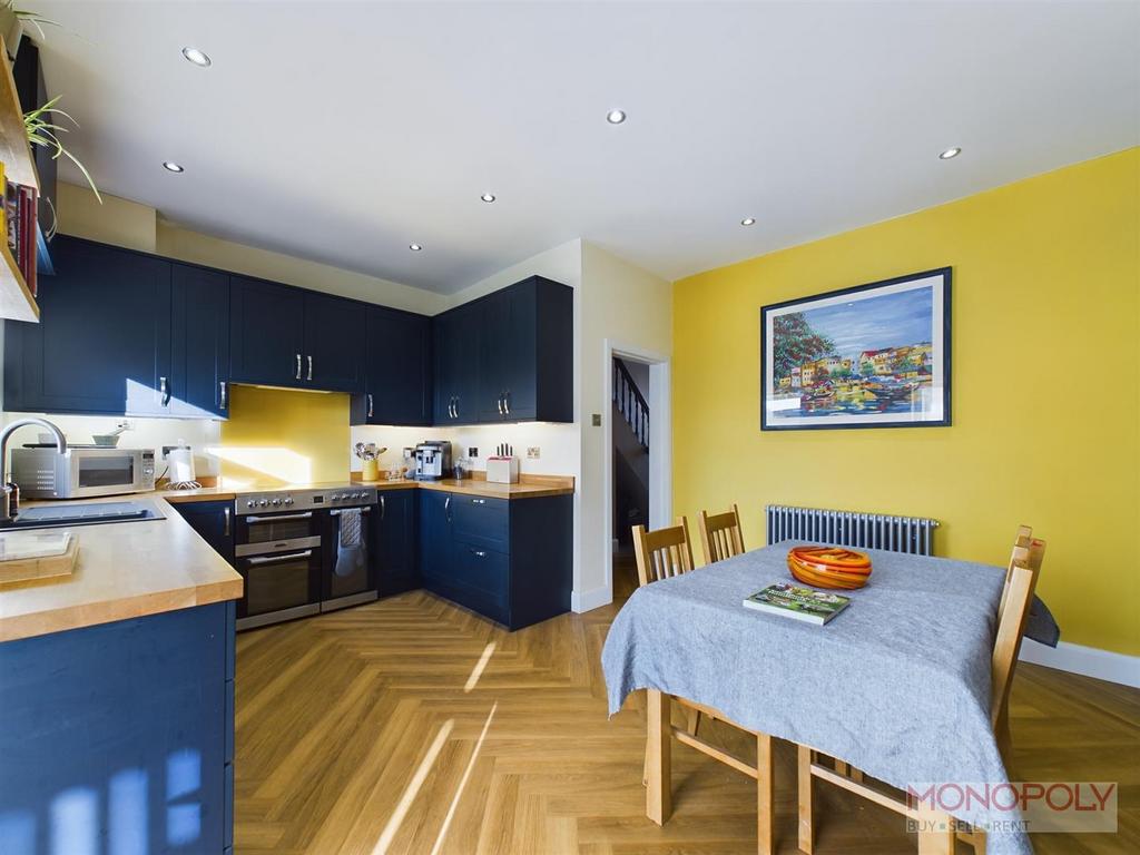 CAM01979 G0-PR0336-STILL005.jpg