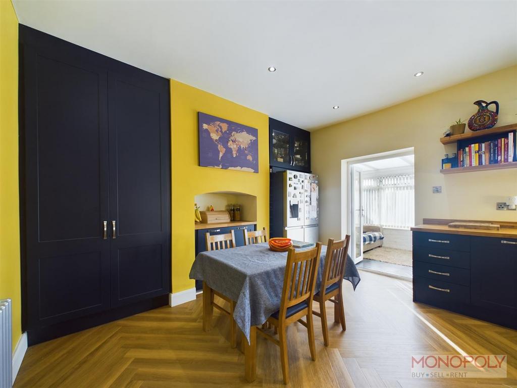 CAM01979 G0-PR0336-STILL002.jpg