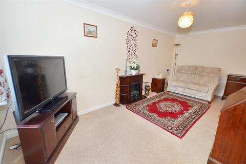 1 bedroom flat for sale, Grove Lane, Holt