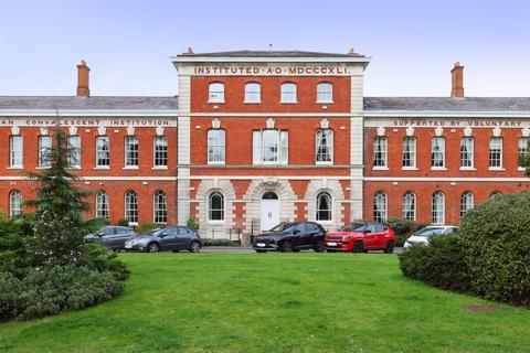 3 bedroom apartment for sale, Ellesmere Place, Walton-on-Thames, Surrey, KT12