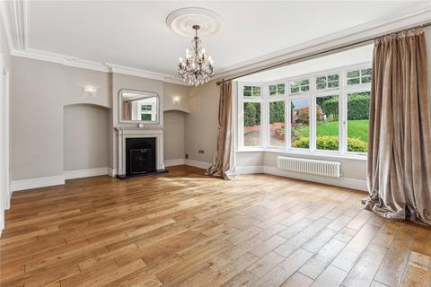 6 bedroom detached house to rent, Oatlands Avenue, Weybridge, Surrey, KT13