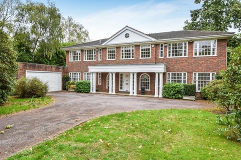 5 bedroom detached house to rent, Ince Road, Burwood Park, Walton-on-thames, Surrey, KT12