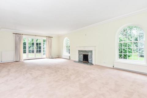 5 bedroom detached house to rent, Ince Road, Burwood Park, Walton-on-thames, Surrey, KT12