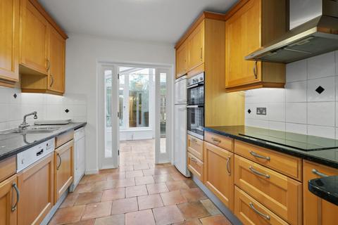 4 bedroom terraced house to rent, Gower Road, Weybridge, Surrey, KT13