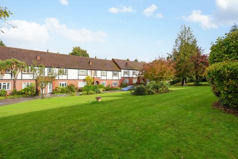 2 bedroom maisonette to rent, Arlington Lodge, Monument Hill, Weybridge, Surrey, KT13