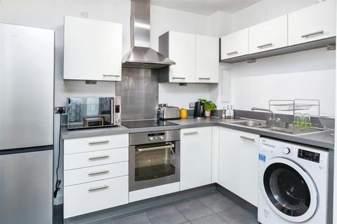 1 bedroom flat for sale, Aspects Court, Slough