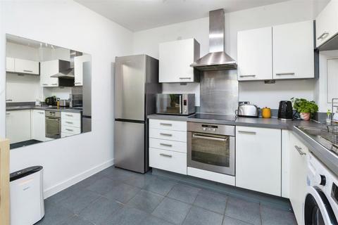 1 bedroom flat for sale, Aspects Court, Slough