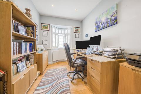 11 Matlock Way, New Malden, KT3 3AT