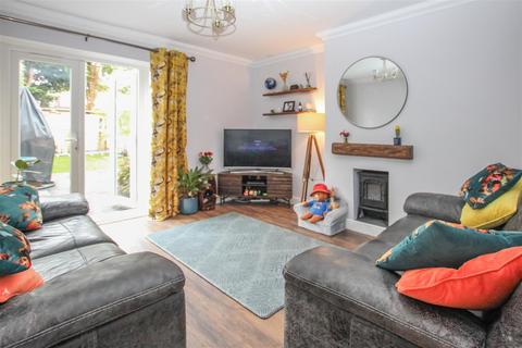 3 bedroom terraced house for sale, Clarence Road, Pilgrims Hatch, Brentwood