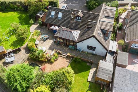 5 bedroom detached bungalow for sale, Middle Lane, Frodsham WA6