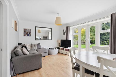 2 bedroom apartment for sale, The Crescent, Belmont, SM2