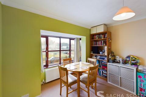 2 bedroom flat for sale, Worcester Road, Worcester House, SM2