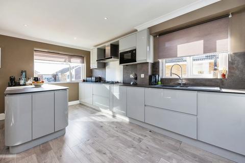 3 bedroom chalet for sale, Charlton Close, Ashford, Kent