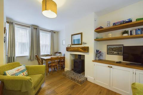 3 bedroom cottage for sale, 4 Henrietta Street, Whitby