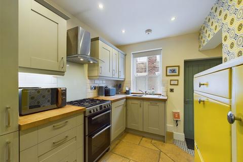 3 bedroom cottage for sale, 4 Henrietta Street, Whitby