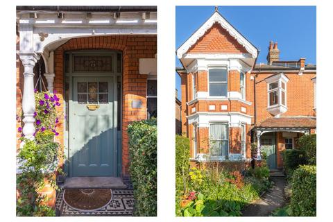 6 bedroom semi-detached house for sale, London W3